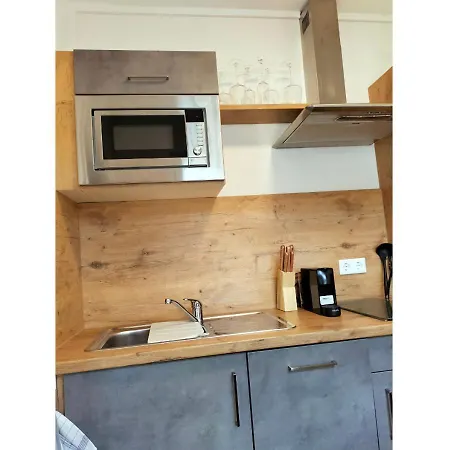 Living-life, Klinik & Messe Vor Ort, Wlan, Netflix *