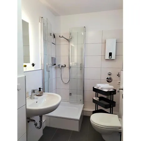 Living-life, Klinik&messe Vor Ort, Wlan, Netflix Apartment