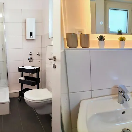 Living-life, Klinik&messe Vor Ort, Wlan, Netflix Apartment *