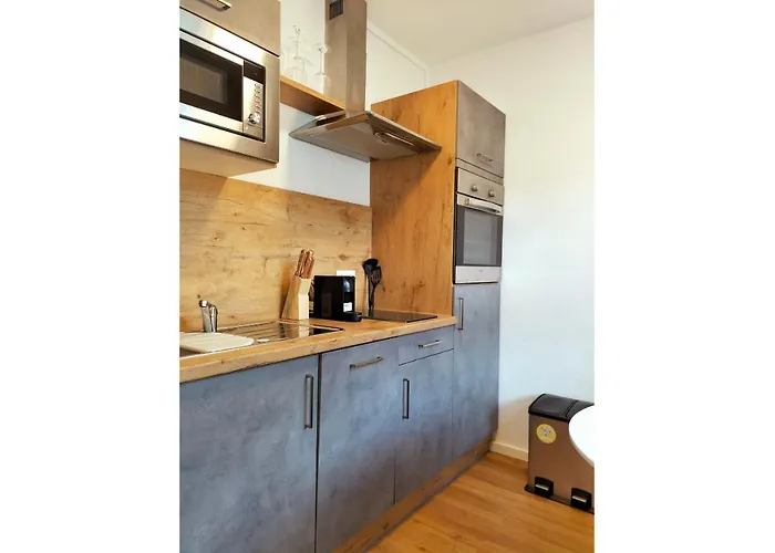 Living-life, Klinik & Messe Vor Ort, Wlan, Netflix *